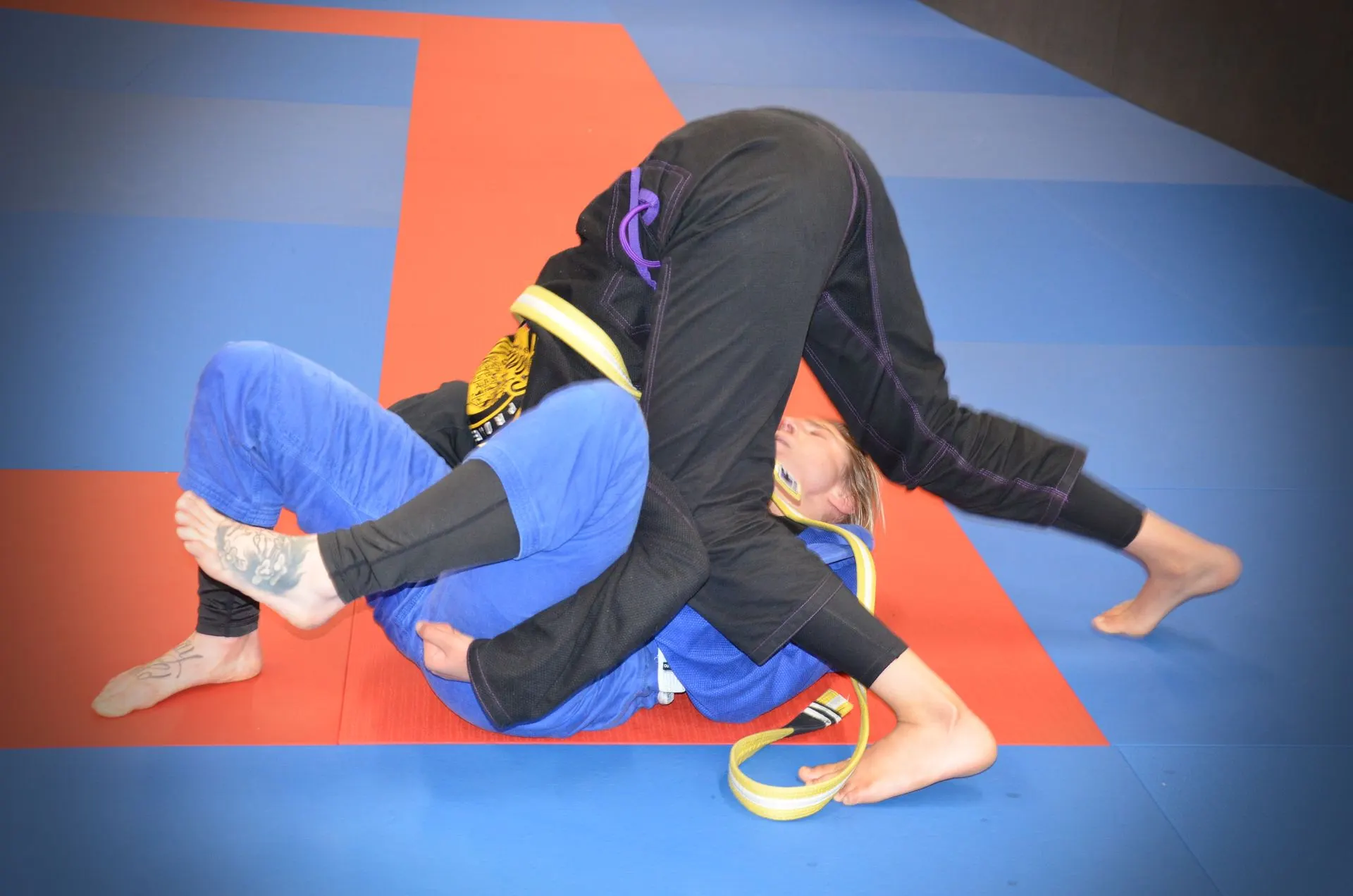 Combat entre pratiquantes au Ladies Mat Fifty du 10 mars 2024