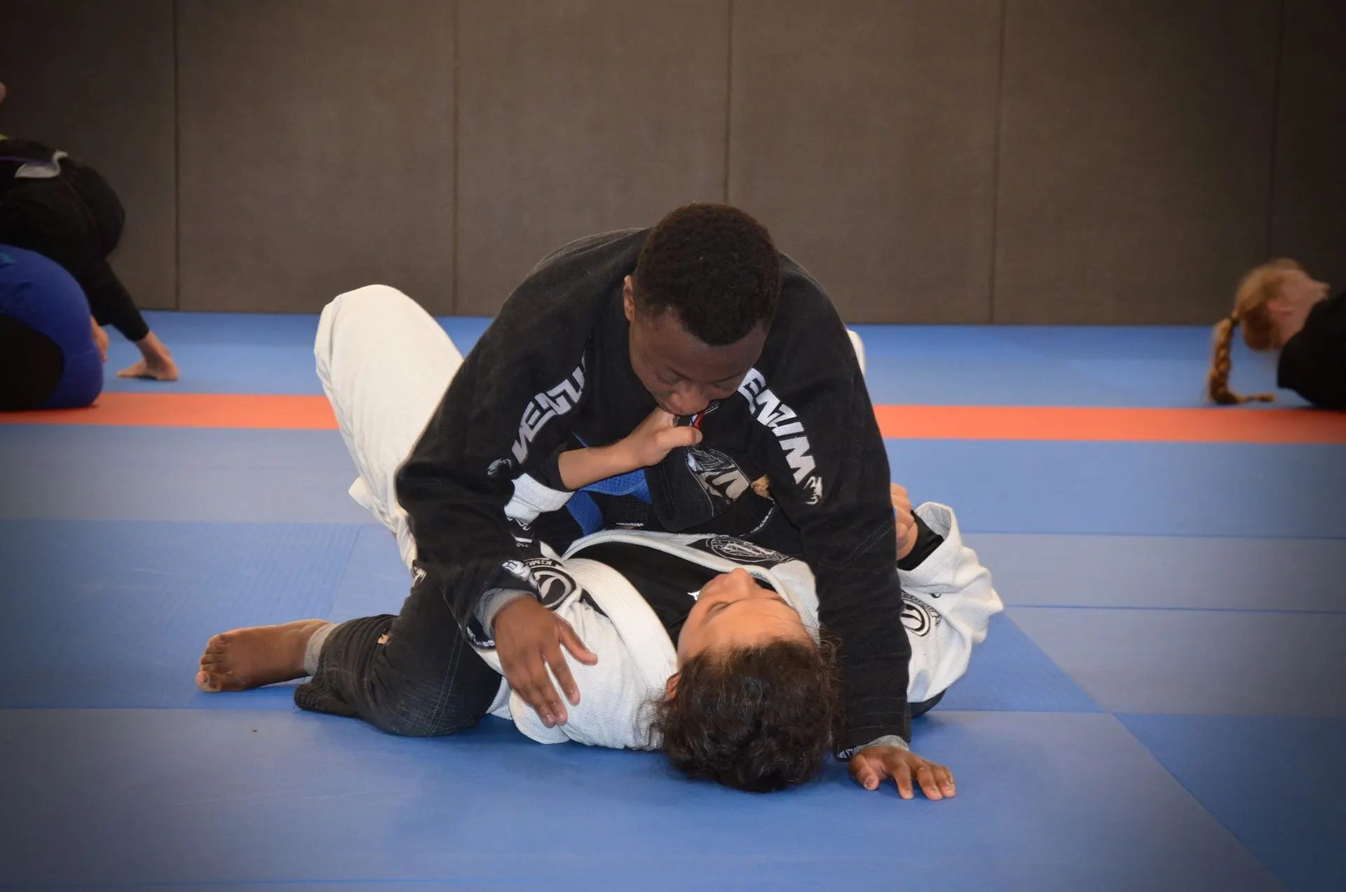Combat entre pratiquantes au Ladies Mat Fifty du 10 mars 2024