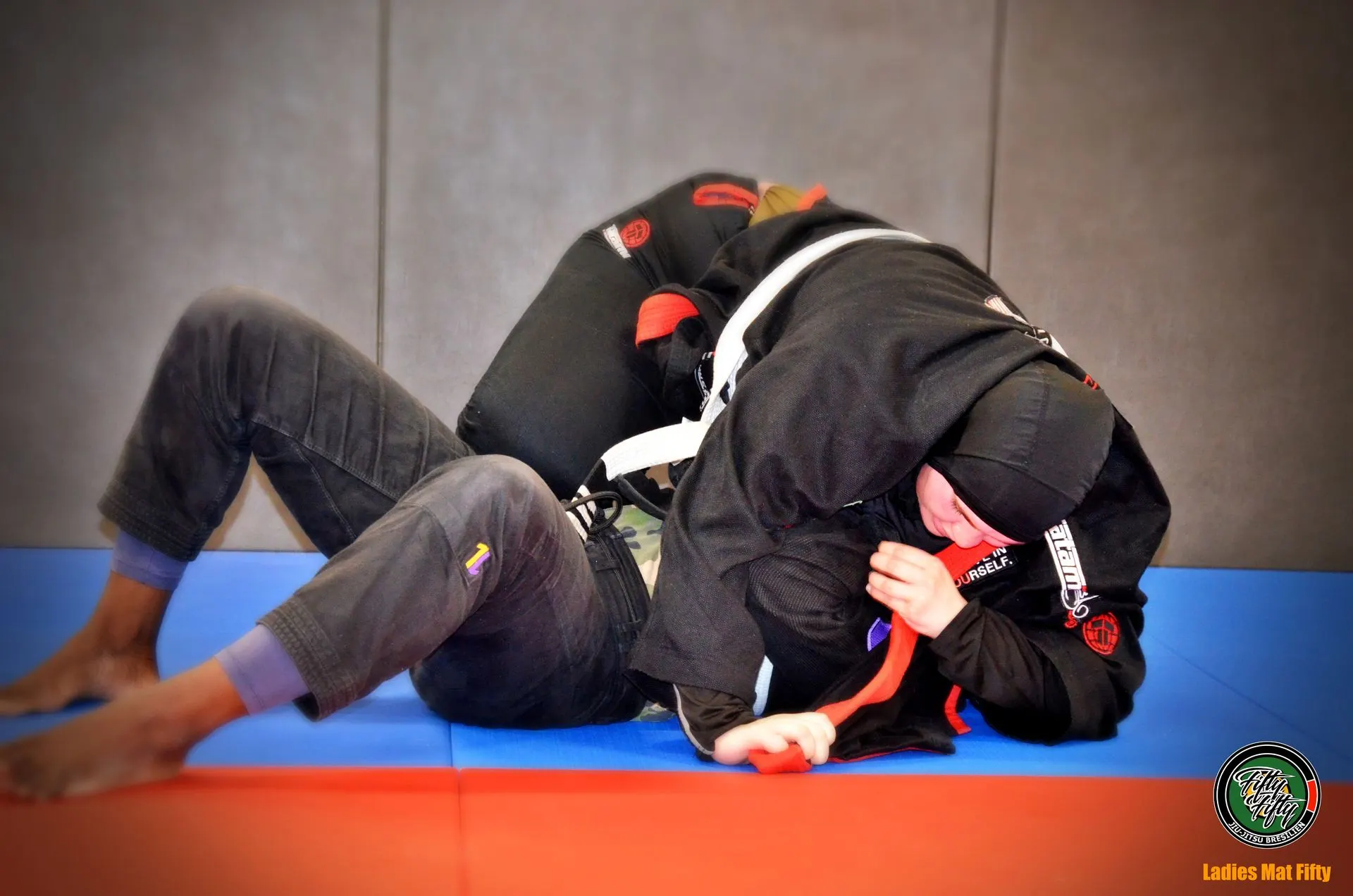 Combat entre pratiquantes au Ladies Mat Fifty du 17 novembre 2024