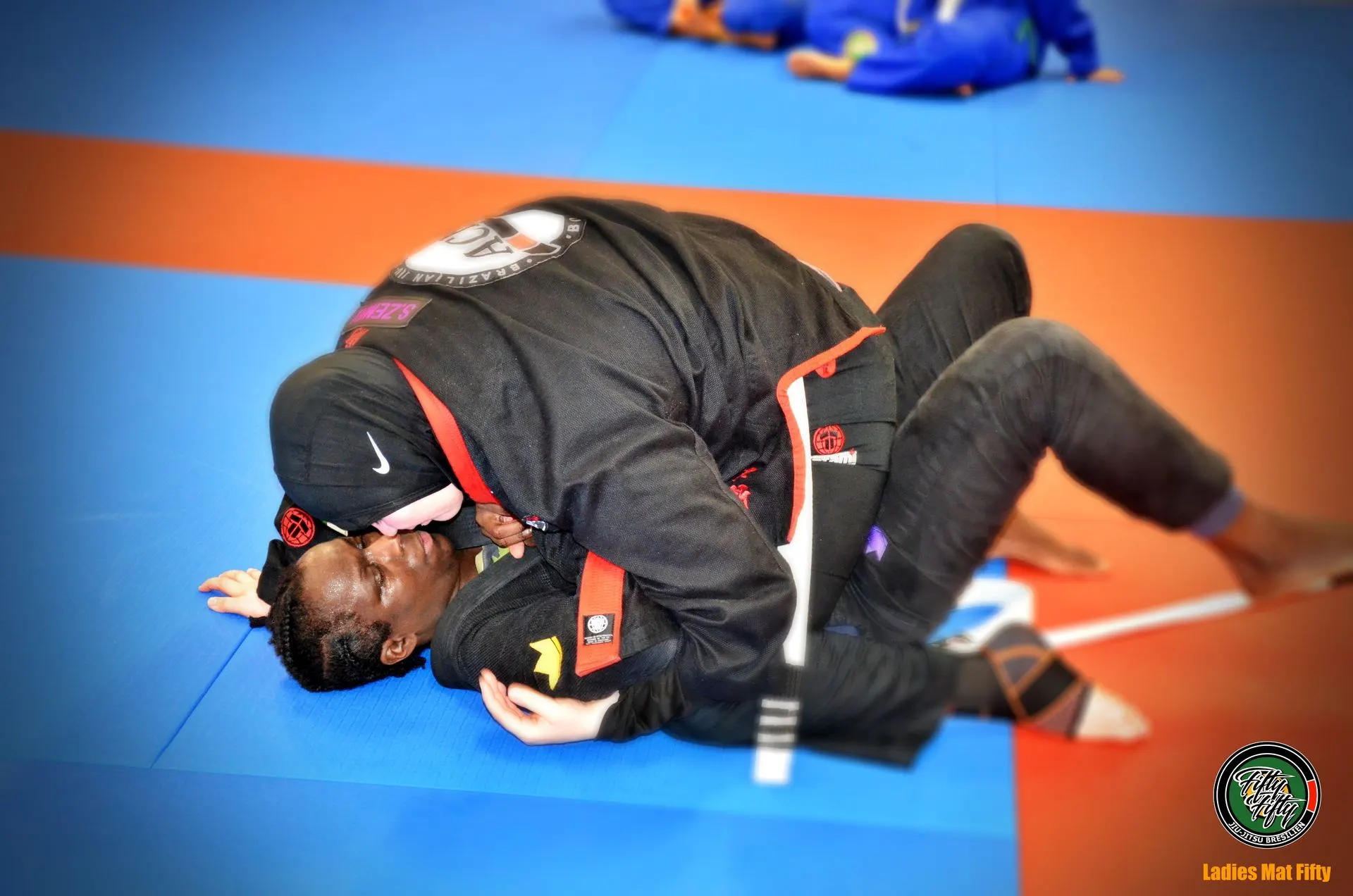 Combat entre pratiquantes au Ladies Mat Fifty du 17 novembre 2024