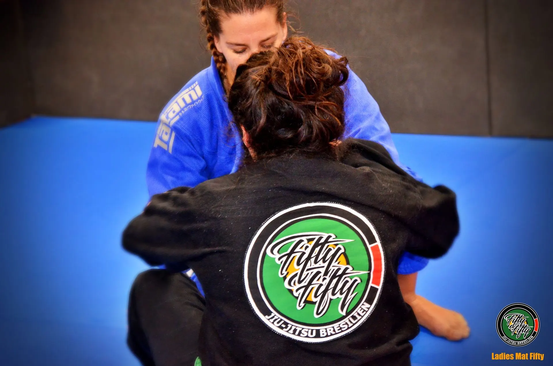 Combat entre pratiquantes au Ladies Mat Fifty du 17 novembre 2024